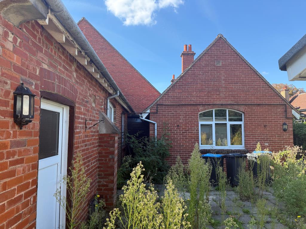 Lot: 29 - FORMER METHODIST CHURCH WITH RESIDENTIAL CONSENT - Rear elevation from patio